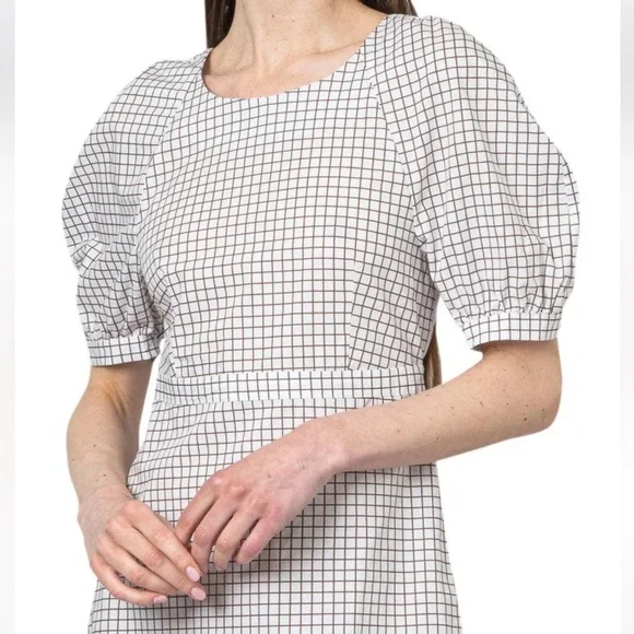 Baum und Pferdgarten
Adalane Puff-Sleeve Dress - Picture 3 of 9